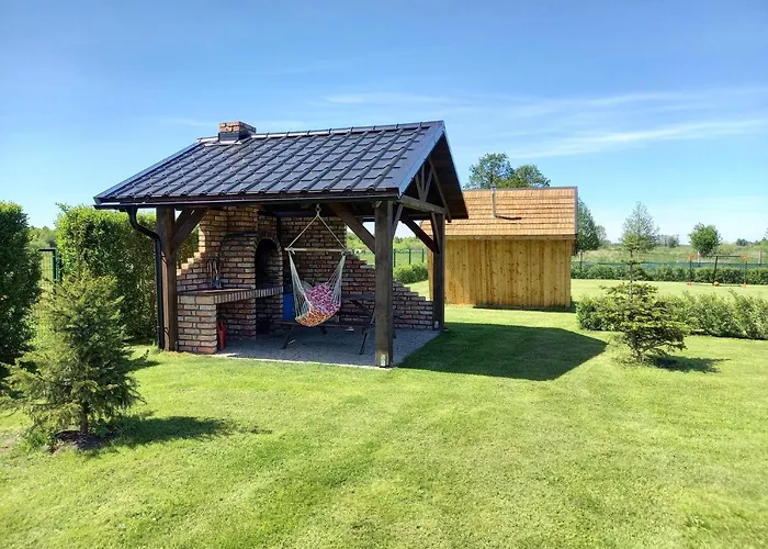 Dom Nad Morzem Witome بيت للعطل *